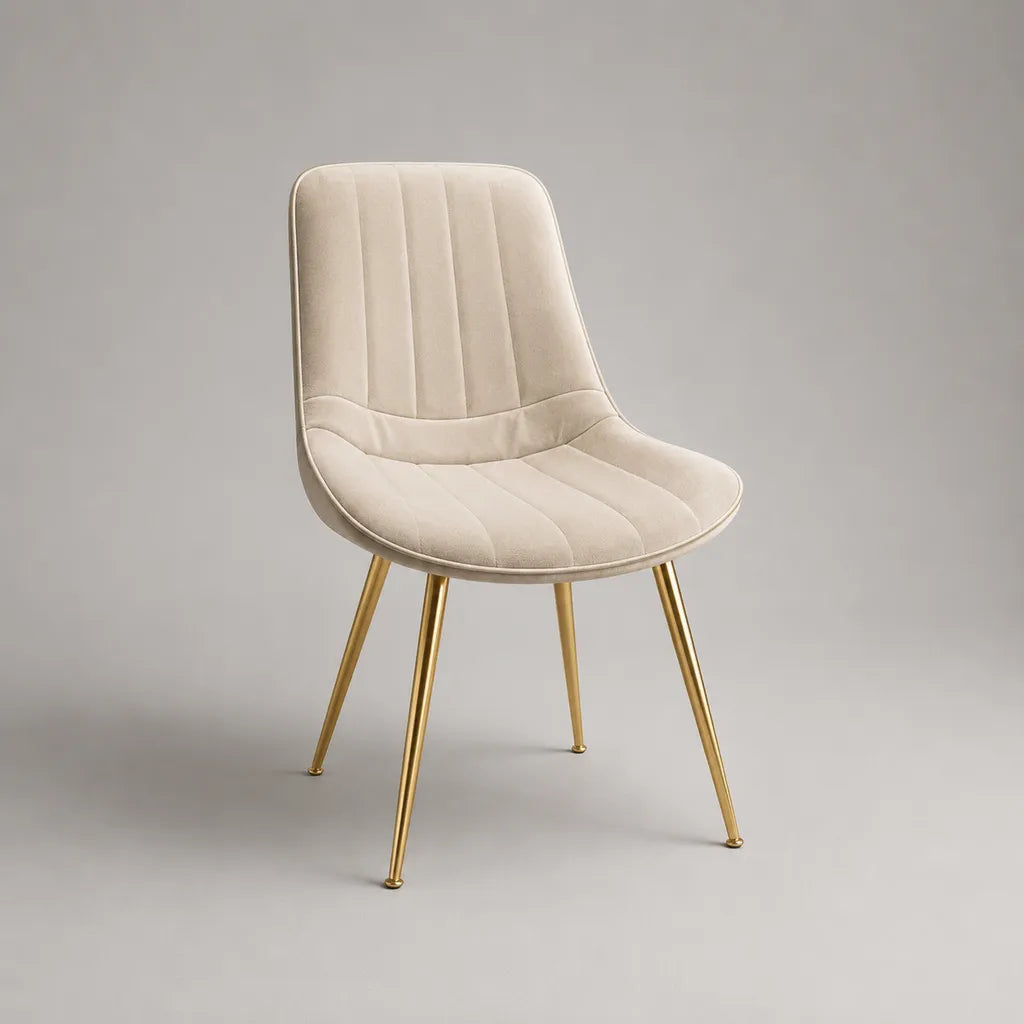 Chaise rembourrée en velours beige avec dossier arrondi et pieds en métal doré, 52 × 58 × 87 cm